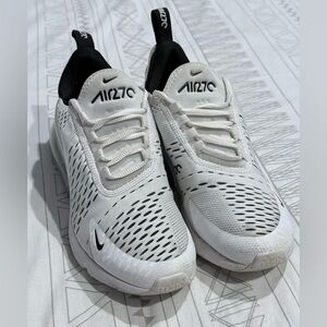 Nike 270 size women’s 7.5 / men’s 6 athletic shoes